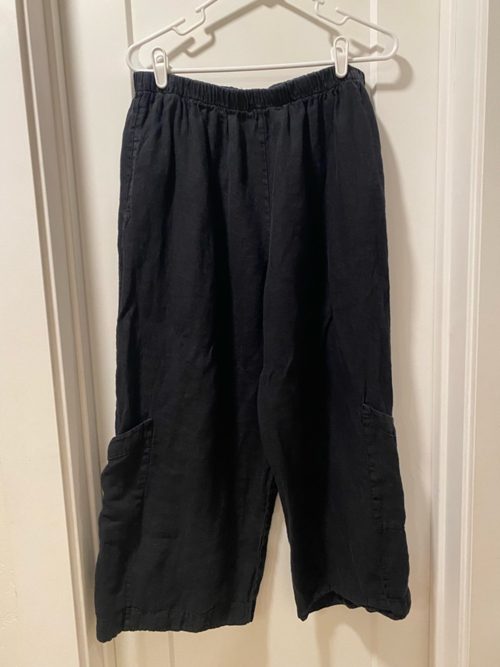 bryn Walker Black Wide-Leg Cropped Cargo Pants 100% linen - Picture 3 of 5